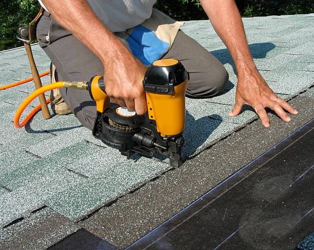 Best Roof Gutter Cleaning  in Stockton, CA